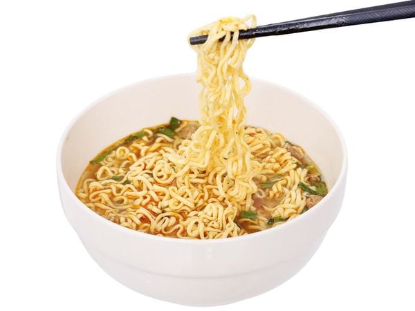 Mì khoai tây Omachi xốt bò hầm gói 80g