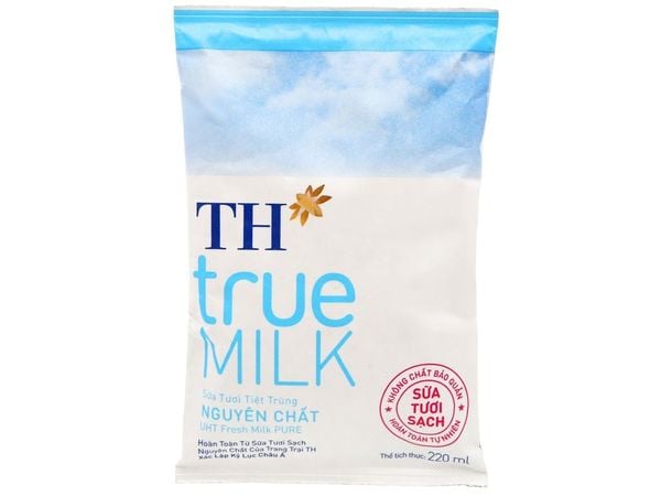 Sữa tươi tiệt trùng TH nguyên chất gói 220ml