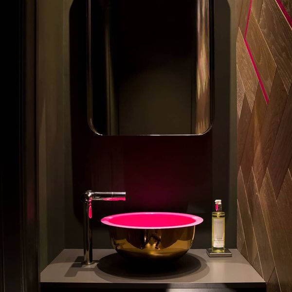  Chậu Lavabo Bằng Đồng Gyrus Brass Coloured Enamel 