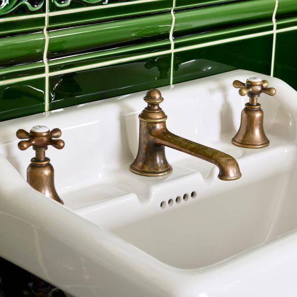  Vòi chậu rửa mặt cổ điển bằng đồng Drummu - D1648 