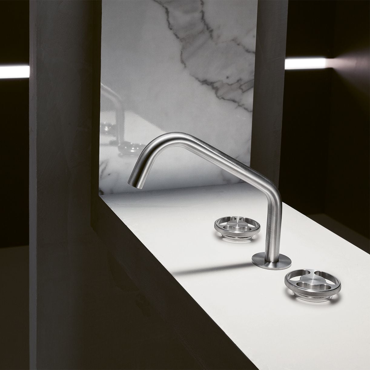  Vòi chậu lavabo xoay 3 lỗ cao 200mm bằng stainless steel Kàto - KAT24 