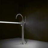  Vòi bồn tắm gắn sàn có vòi sen cầm tay bằng stainless steel Kàto - PVK99 