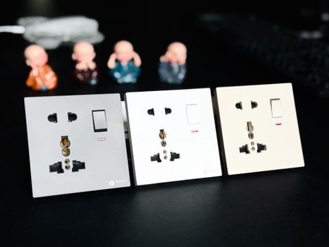  Ổ cắm đôi kèm công tắc 