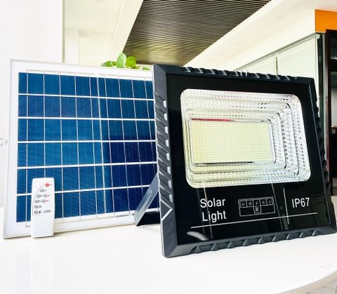  Đèn năng lượng mặt trời 300W 