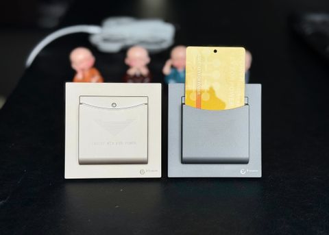  Công tắc thẻ từ 