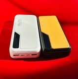  Sạc dự phòng 20.000 mAh 2 cổng sạc vào Type C và Micro USB, 2 cổng ra USB có tích hợp sẵn 2 cáp sạc iphone và type C 