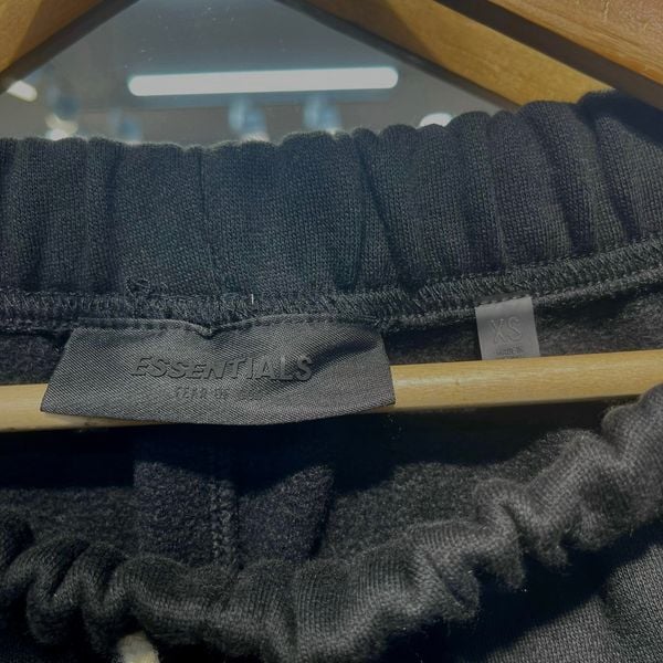 395 - Quần Fear Of God Essentials Sweat Short Jet Black