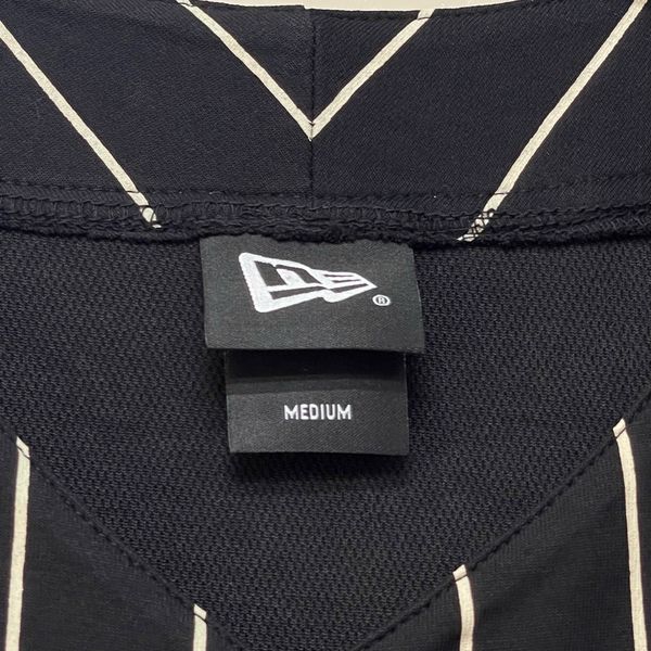 593 - Áo Thun New Era Pinstripe Đen - 60435420