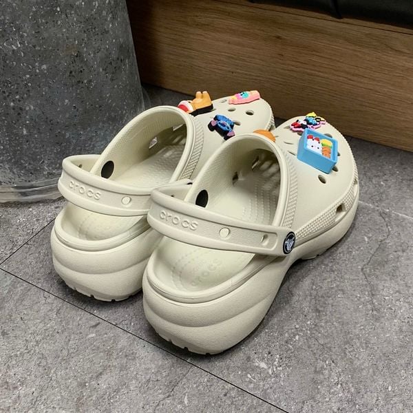 592 - Giày Sandal Clog Nữ Crocs Platform Classic Bone - 206750-2Y2