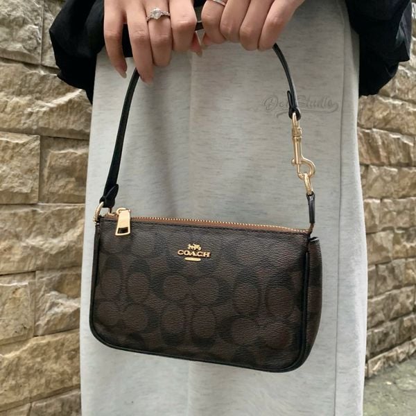 808 - Túi Coach kẹp nách Nolita 19 In Signature Canvas - CS442