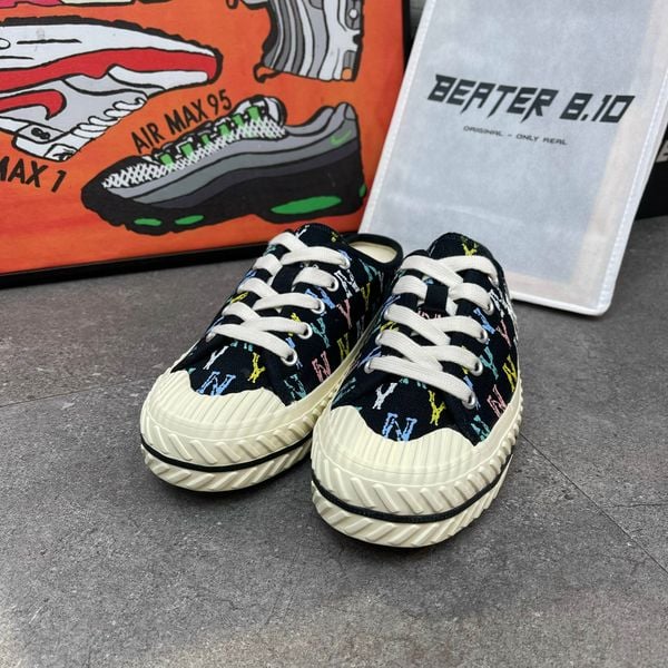 64 - Giày MLB Mule Playball Monogam NY Yankees Trắng/Đen (32SHSM111)