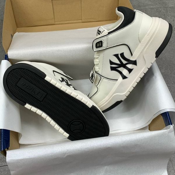 225 - Giày MLB Chunky Mid Liner Basic New York Yankees - 3ASXLMB3N-50BKS