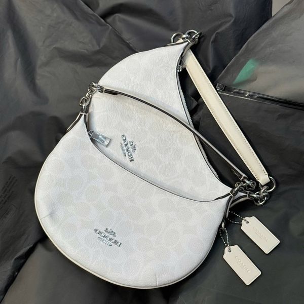 740 - Túi Đeo Vai Nữ Coach Mini Payton Black - CN011-SVDTV