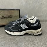 524 - Giày Thể Thao New Balance 2002R Black Castlerock - M2002RNC