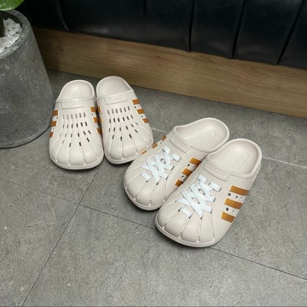 561 - Dép Sục Adidas Adilette Clogs màu kem vàng - GY1827