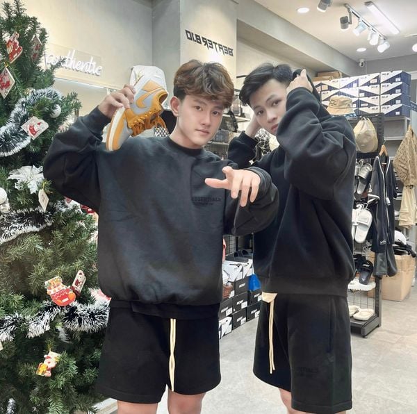 395 - Quần Fear Of God Essentials Sweat Short Jet Black