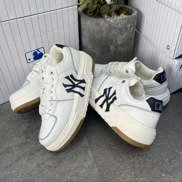 400 - Giày MLB Chucky Liner Low White Gum - 3ASXCA12N-50IVS