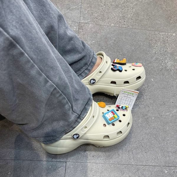 592 - Giày Sandal Clog Nữ Crocs Platform Classic Bone - 206750-2Y2