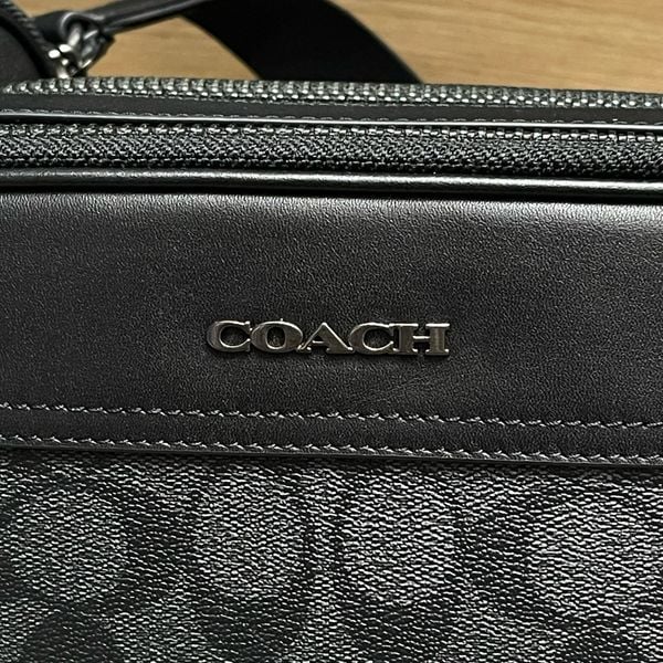 556 - Túi đeo chéo Coach Graham Crossbody Signature Canvas - C4149