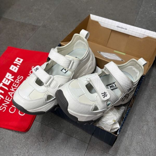 606 - Giày Sandal MLB BigBall Chunky Mask Lux New York Yankees Trắng - 3ASDBCL43-50WHS