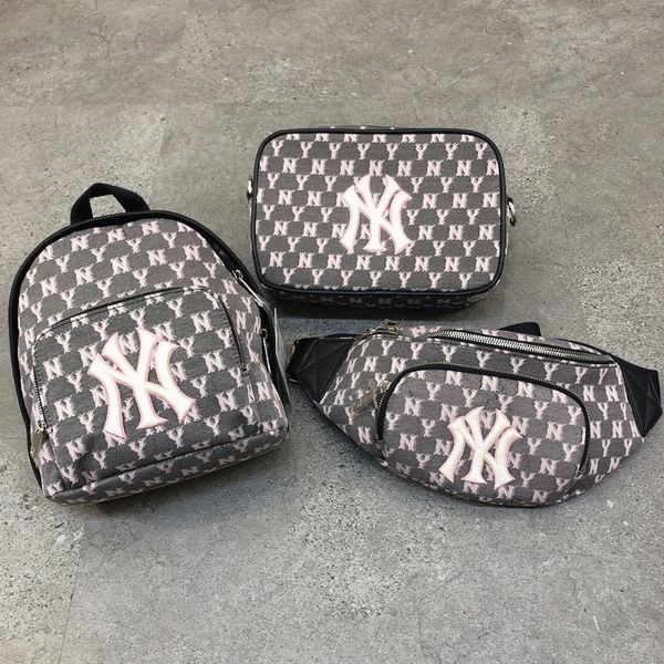 049 - MLB - Túi chéo + Balo + Túi Vuông Jacquard Monogram Pink