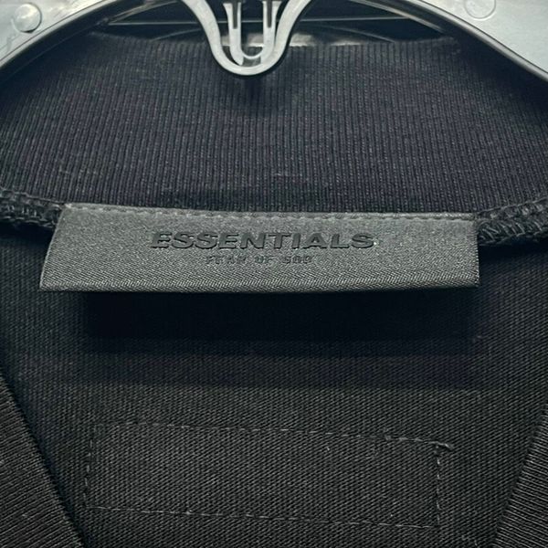 478 - Áo Thun Essentials Fear Of God V-Neck Jet Black Fall SS23
