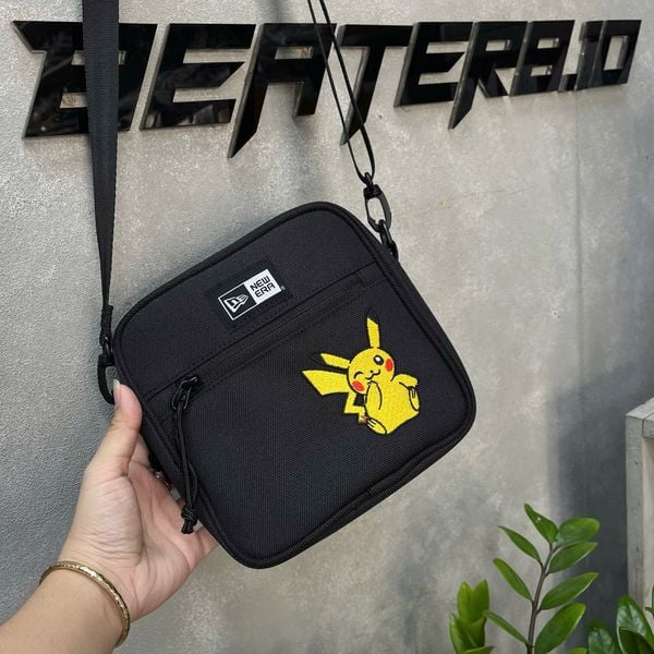 640 - Túi Đeo Chéo New Era x Pokemon Pikachu Shoulder Bag Black - 14124524