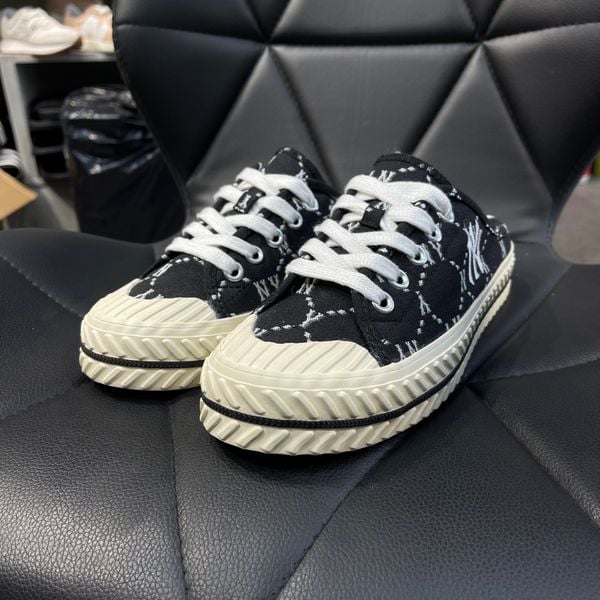 047 - Giày MLB Mule Playball Origin DIA Monogram màu Đen / Xám 2022 - 3AMUMDA2N