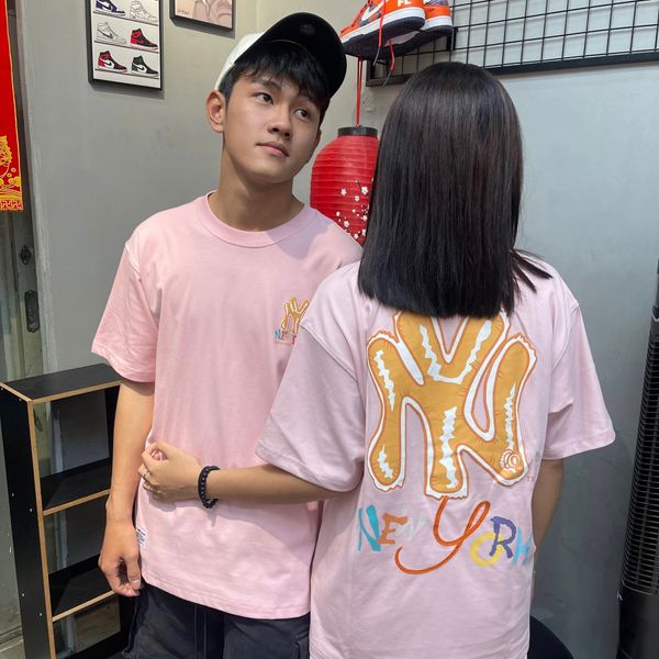 438 - Áo Thun New Era Graduation Yearning Hồng - 13280319