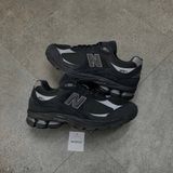 493 - Giày New Balance 2002R lẻ size, thanh lý giá tốt