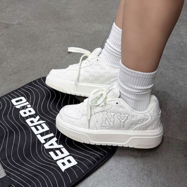 816 - Giày MLB Chunky Liner Embo Mono Cooperstown New York Yankees White - 3ASXE015N-50WHS