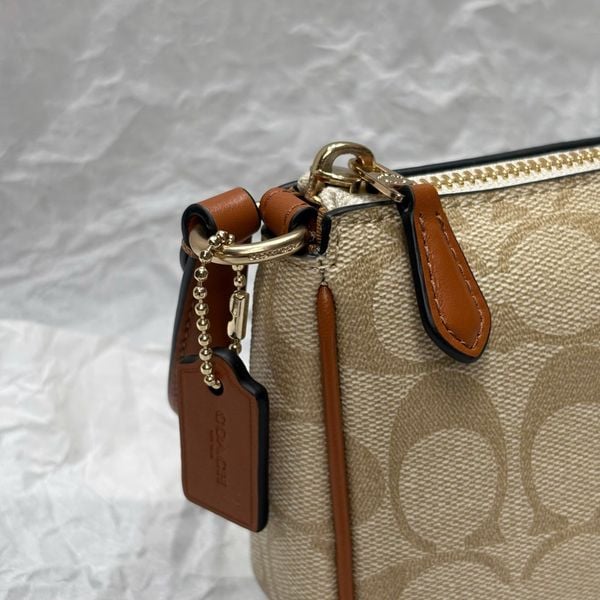 812 - Túi Coach kẹp nách Nolita 19 In Signature Canvas - C3308