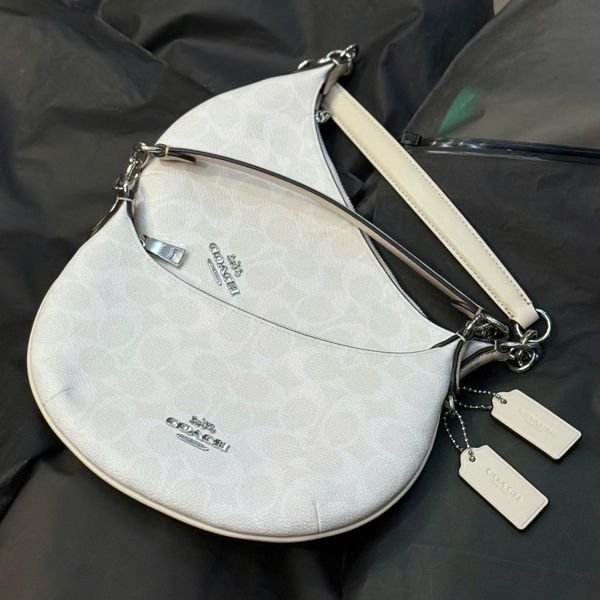 740 - Túi Đeo Vai Nữ Coach Mini Payton Black - CN011-SVDTV