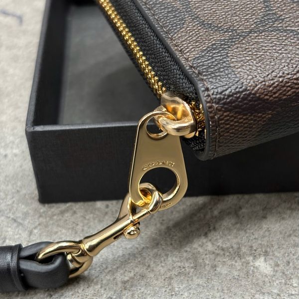 784 - Ví Coach Cầm Tay Dáng Dài Zip Signature Black - C4452