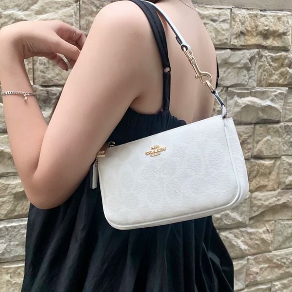 811 - Túi Coach kẹp nách Nolita 19 In Signature Canvas - CS442