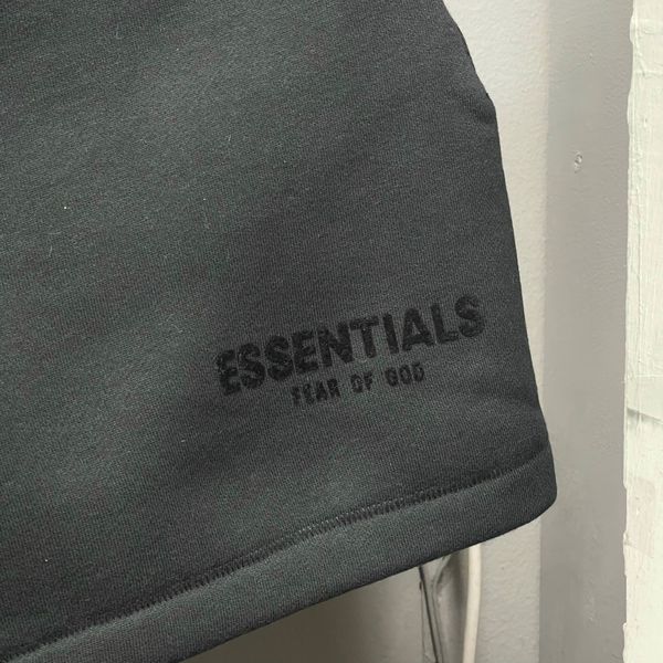 139 - Quần Short Fear Of God Essentials Stretch Limo màu đen SS22
