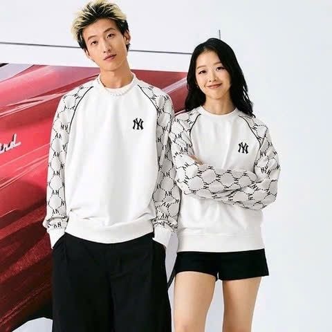 705 - Áo Sweater MLB Monogram New York Yankees White Grey - 3AMTM1244-CRD