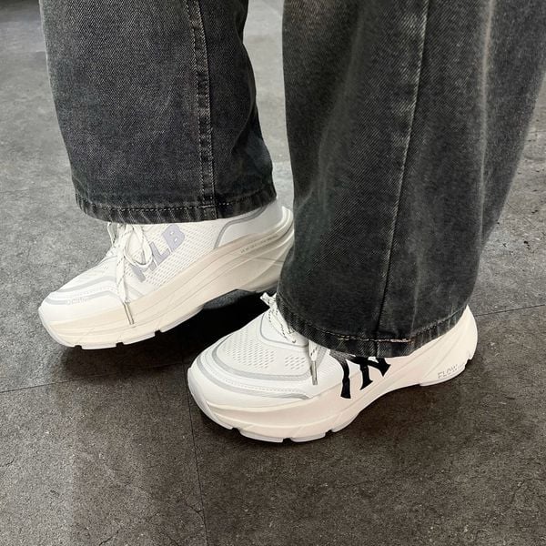 587 - Giày MLB Athflow V2 New York Yankees màu Trắng - 3ARNATF4N-50IVS