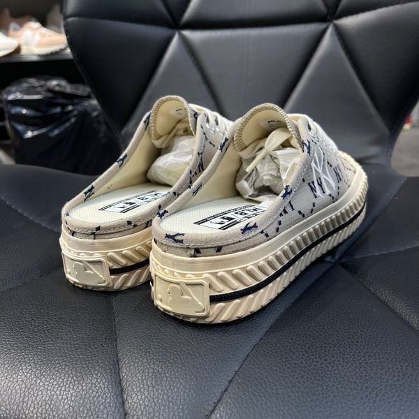 047 - Giày MLB Mule Playball Origin DIA Monogram màu Đen / Xám 2022 - 3AMUMDA2N