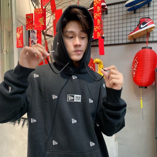 432 - Áo Hoodie New Era Logo Thêu Mini Màu Đen - 13540523