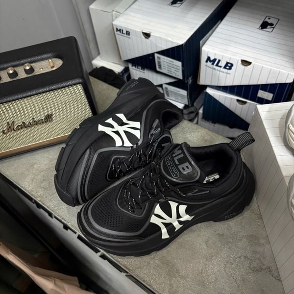 589 - Giày MLB Athflow V2 New York Yankees màu Đen - 3ARNATF4N-50BKS