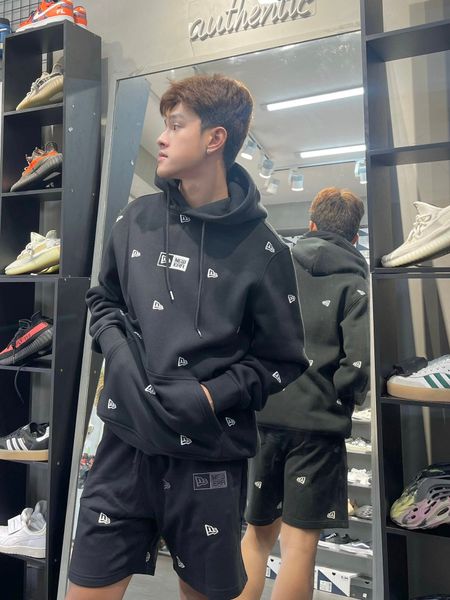 505 - Quần Short New Era Mini Logo Thêu Đen - 14187410