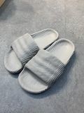 186 - Dép Quai Ngang Adidas Adilette 22 Slide xám không chữ - HQ4670