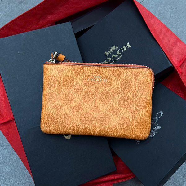 777 - Ví Coach Orange Corner Zip Monogram Wristlet in Signature Canvas - 91178 - IMNXU