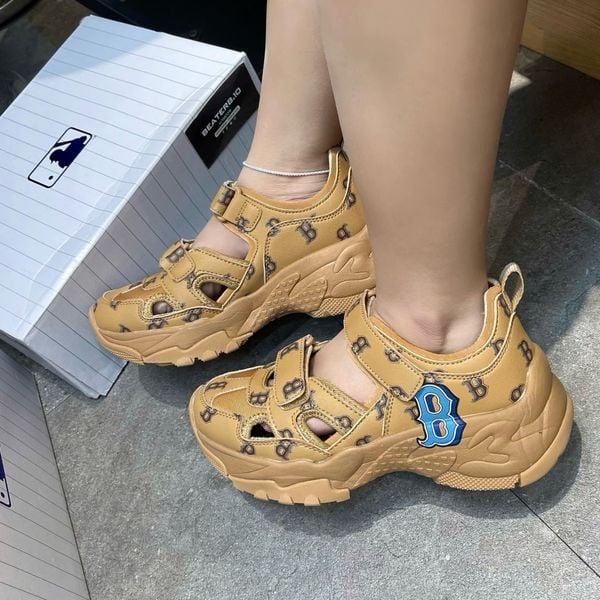 605 - Giày Sandal MLB BigBall Chunky Mask Monotive Boston Red - 3ASDCMV33-43SAS