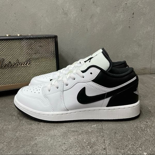 526 - Giày Jordan 1 Low Trắng Đen - 553560-132
