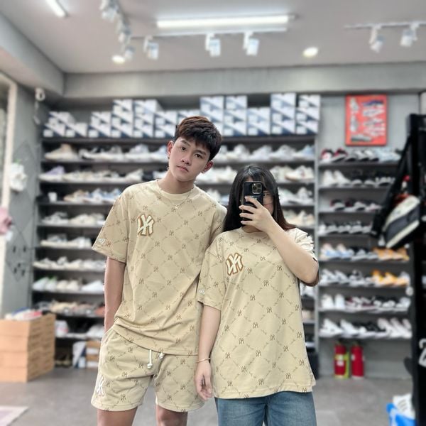 373 - Áo Thun New Era Monogram New York Yankees Nâu - 19500182