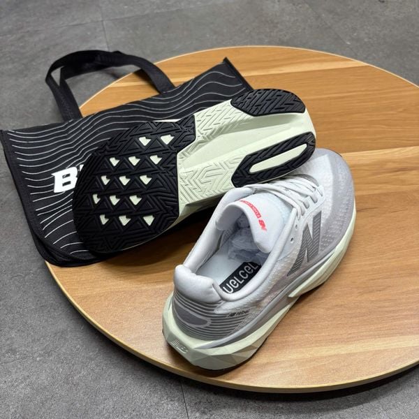 818 - Giày thể thao New Balance Fuelcell Rebel V5 Raincloud -  WFCXLD5