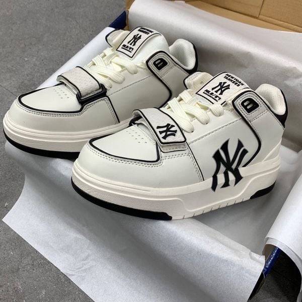 225 - Giày MLB Chunky Mid Liner Basic New York Yankees - 3ASXLMB3N-50BKS
