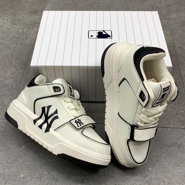 225 - Giày MLB Chunky Mid Liner Basic New York Yankees - 3ASXLMB3N-50BKS